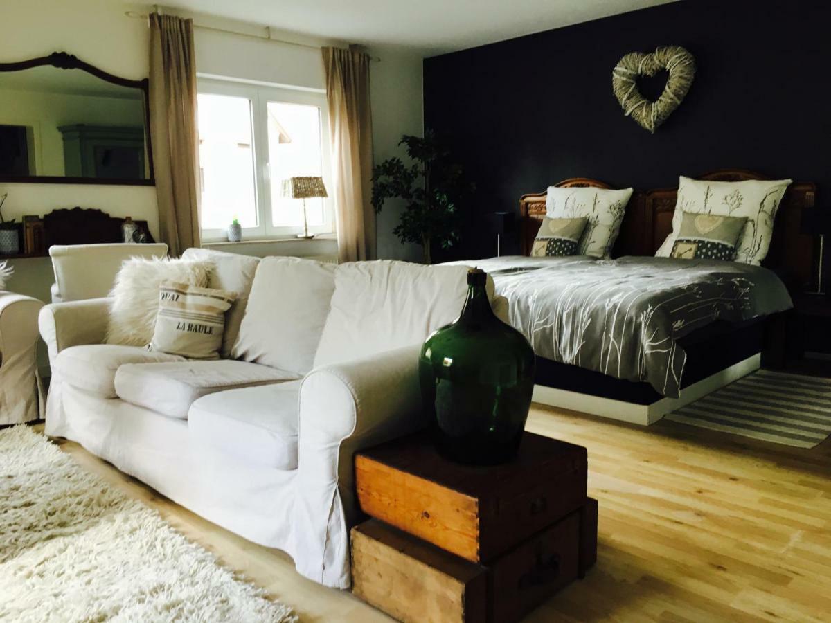 Gaestehaus Sellemols Ferienwohnung Korbmacher Heuchelheim-Klingen ภายนอก รูปภาพ